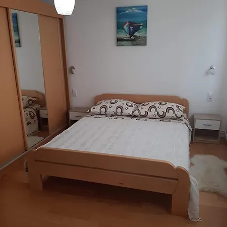 Neda Apartament *